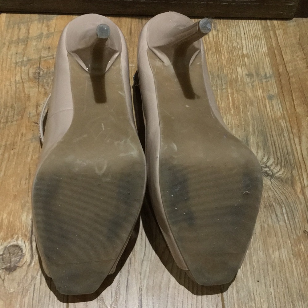 Nude Pumps - Picture 2 of 3